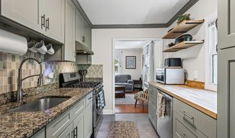 24 Westlyn Ct, Albany, NY 12203