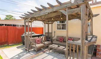 17561 Bullock St, Encino, CA 91316