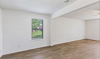 420 S Riggins St, Anna, TX 75409