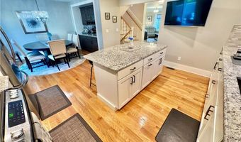 20 Robert Ave, Warwick, RI 02818
