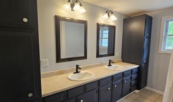 604 Leighton Rd, Augusta, ME 04330