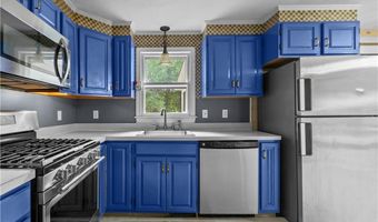 38 Greenwood Rd, North Kingstown, RI 02852
