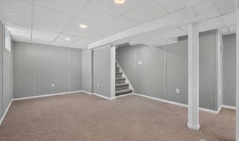 30 W Park Ave, Avenel, NJ 07001
