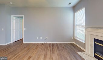 5947 FOUNDERS HILL Dr 103, Alexandria, VA 22310