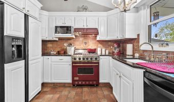 36 BEAVER Dr, Barrington, NJ 08007