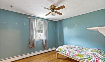 28 Eveready Ave, Bristol, RI 02809