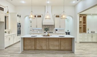 105 PIONEER Trl, Adkins, TX 78101