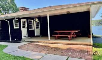 97 Middle River Rd, Danbury, CT 06811