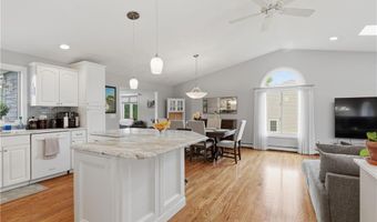 12 Pat Dr, Lincoln, RI 02865