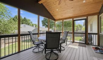 1004 Elm St, Auburn, IN 46706