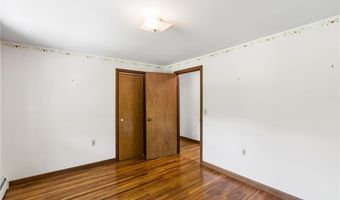 105 Fairfield Dr, North Kingstown, RI 02852