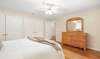103 BIRCHWOOD Dr, North Kingstown, RI 02852