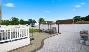 32 Edison St, Bayville, NJ 08721