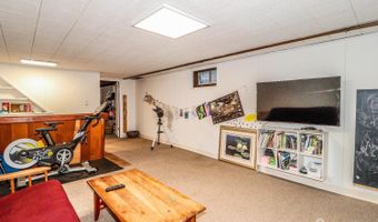 82 Kempson Pl, Metuchen, NJ 08840