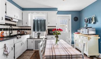 95 Ivy St, East Providence, RI 02914