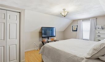 514 Killingly St, Johnston, RI 02919