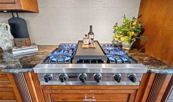 6425 Spinnaker Ln, Alpharetta, GA 30005