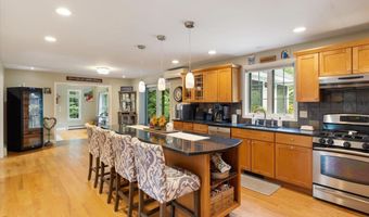 4 Dunnmoore Dr, Bow, NH 03304
