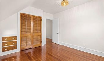 274 Montgomery Ave, Cranston, RI 02905