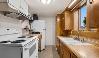 285 Division St, Algoma, WI 54201