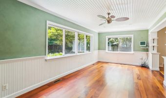 9819 PARKWOOD Dr, Bethesda, MD 20814
