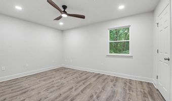 6105 E Desoto St, Bay St. Louis, MS 39520