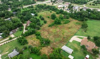 215 N Cummings Dr, Alvarado, TX 76009