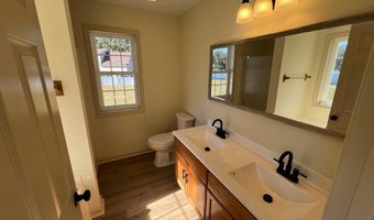 33016 FOREST KNOLL Dr, Laurel, DE 19956