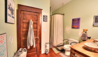 815 S 358th St, Avoca, NE 68307