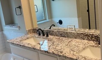 212 Navajo Trl, Alvarado, TX 76009