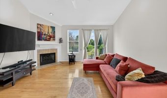 4001 Whitehall Ln, Algonquin, IL 60102