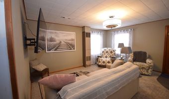 1005 6th St, Britton, SD 57430