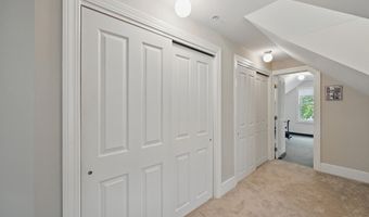 20 Eagle Point Rd, Bath, ME 04530