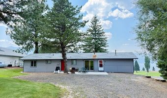 110 Lakeshore Dr, Cascade, ID 83611
