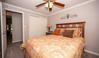 2 Southcreek Ct B, Amherst, NY 14051
