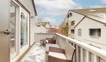 20 Raymond Pl 3-14B, Danbury, CT 06810