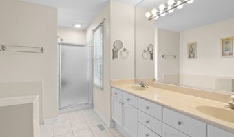 1196 Edgewater Ln, Antioch, IL 60002