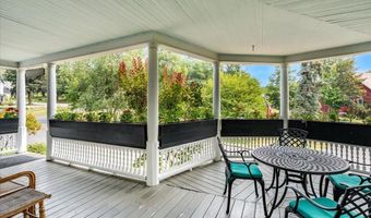 5 Greenhouse Ln, Bradford, NH 03221
