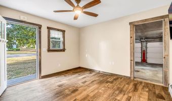 123 Mount Hope Ave, Bangor, ME 04401