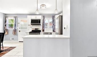 166 Pleasant Ave, Bergenfield, NJ 07621