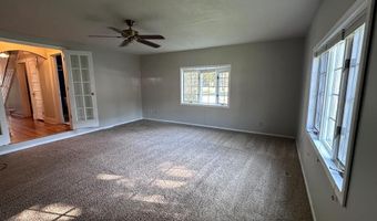 1207 8th St, Aurora, NE 68818