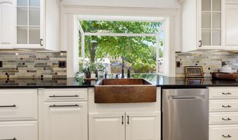 524 Drager St, Ashland, OR 97520