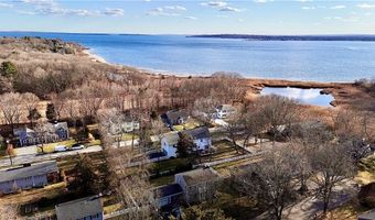 17 Mosher Dr, Barrington, RI 02806