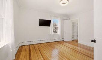 8 Champlin St, Newport, RI 02840
