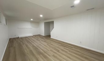 10001 WOODHILL Rd, Bethesda, MD 20817