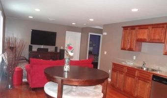 20 North St, Warwick, RI 02886