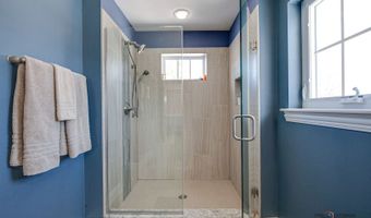 705 N Kaspar Ave, Arlington Heights, IL 60004