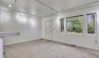 1558 E St, Anchorage, AK 99501
