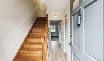 8366 GLASTONBURY Ct, Annandale, VA 22003
