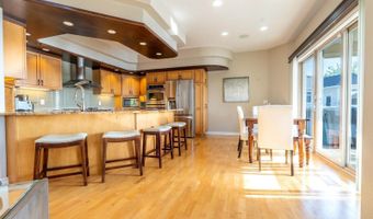 1408 Riverwood Dr, Bismarck, ND 58504